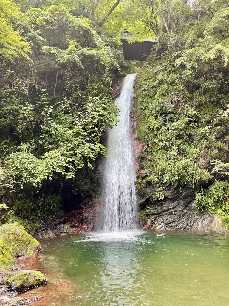 華厳の滝